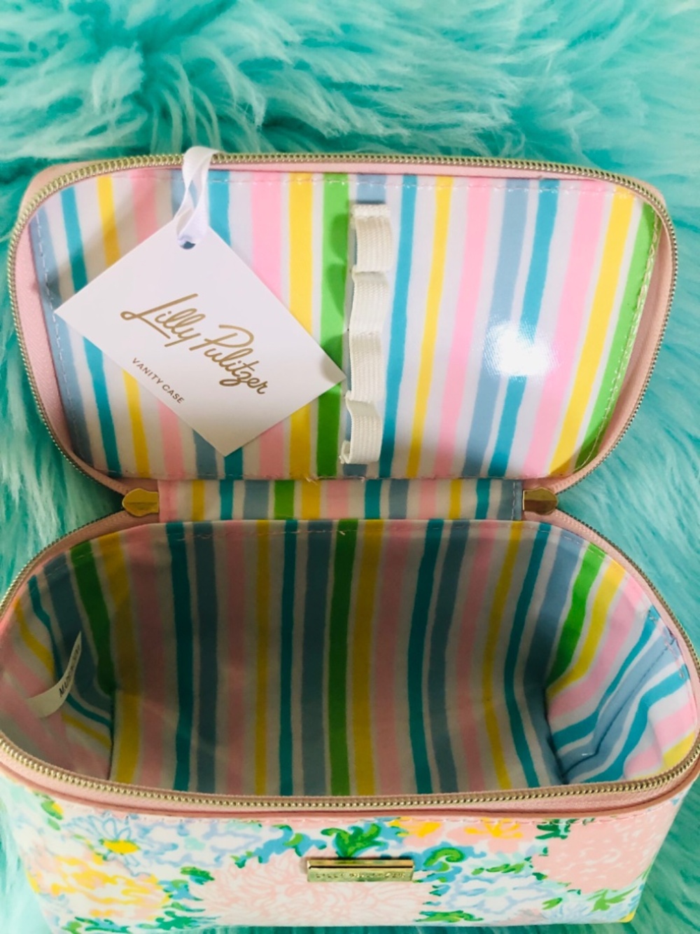 Just in NWT Lilly Pulitzer Cosmetic Bag in Lilly Garden - Picture 5 of 7